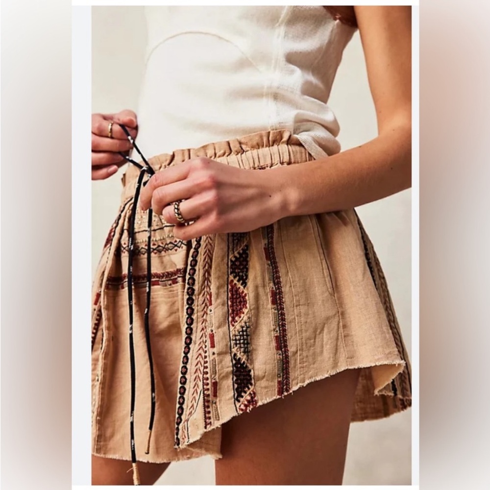 NWT Free People Undertow Embroidered Shorts COLOR- Light Sand